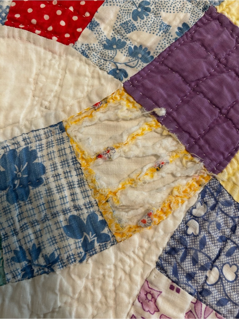 Vintage Double Wedding Ring Quilt - Cream Background with Multicolor Rings - Picture 6 of 16